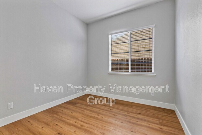 Building Photo - 1659 Whispering Wind Dr