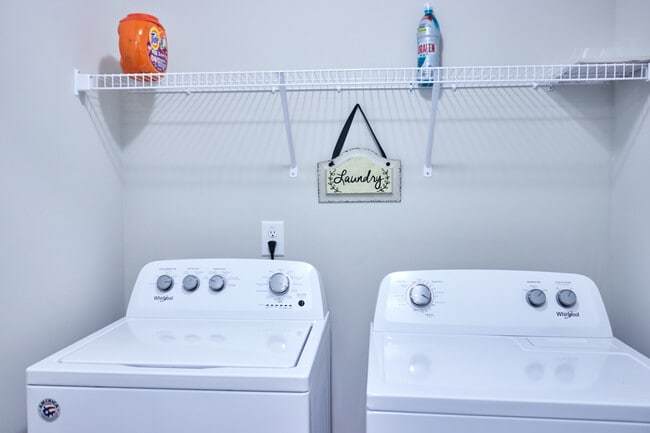 Building Photo - Room in Townhome on Bayrose Cir