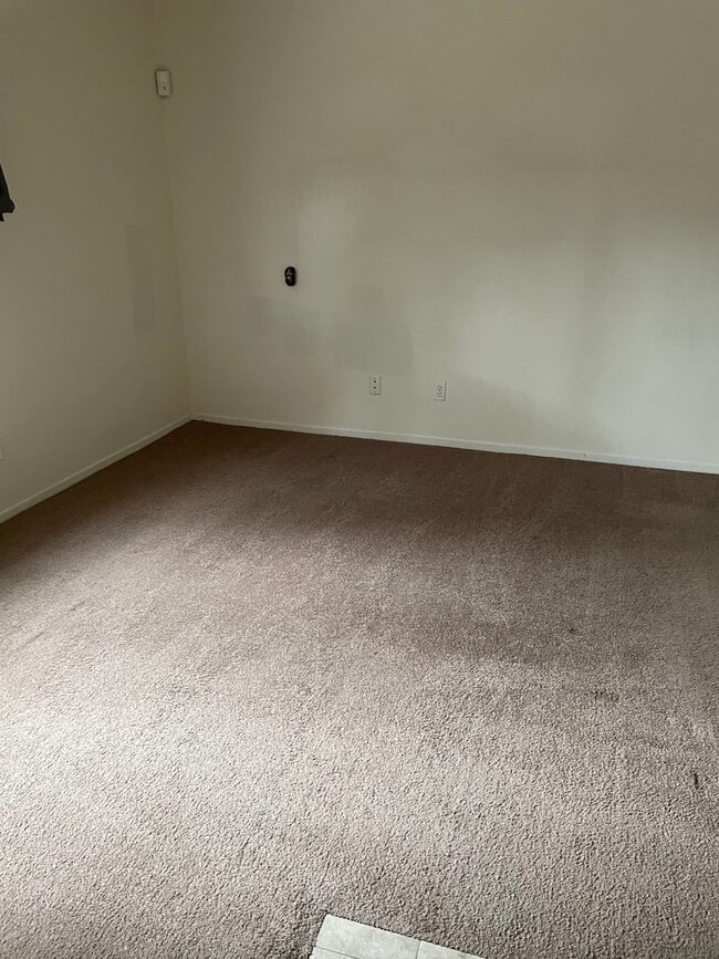 Building Photo - 3 BEDROOM SINGLE STORY HOUSE IN A CUL DE SAC