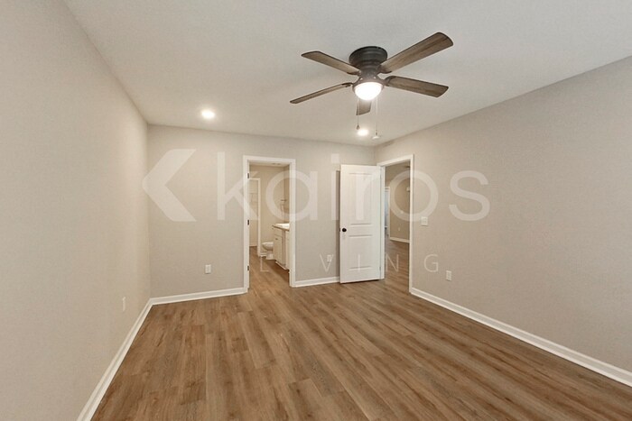 Building Photo - 132 Cottage Grove Rd