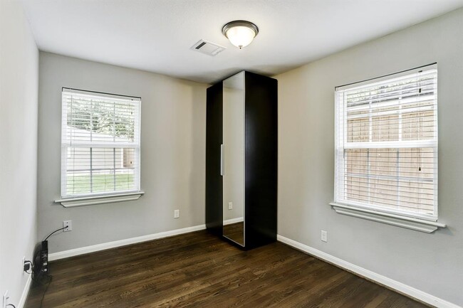 Building Photo - 6634 Housman