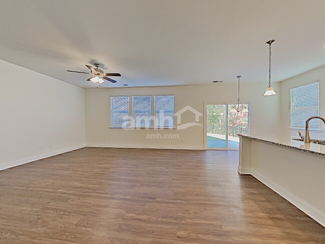 Building Photo - 303 Elmhurst Dr