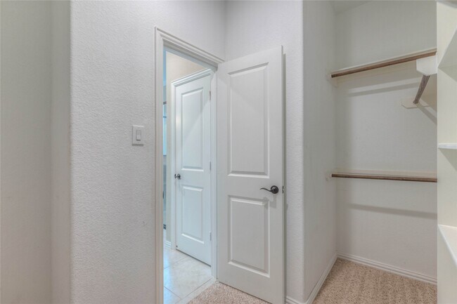 Building Photo - 2259 Golden Laurel Dr