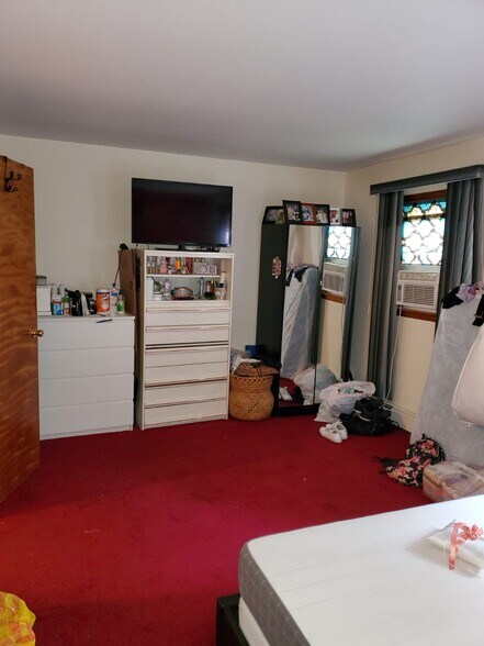 Building Photo - 7805 Park Ave