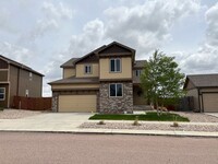 Building Photo - 4 bedroom Forest Meadows home