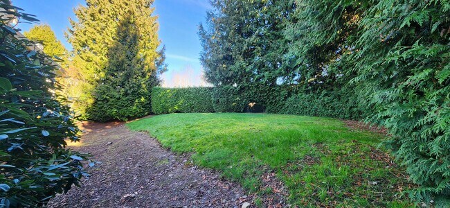 Building Photo - 3 bedroom 2 bath First Floor Condo in Lake Stevens $2395.00