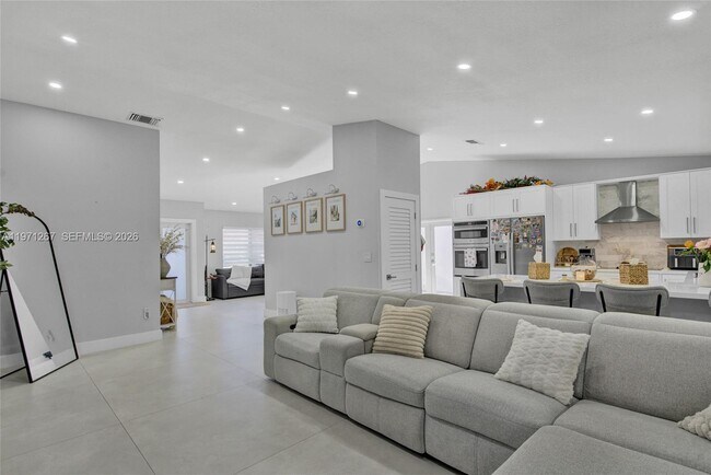 Building Photo - 15962 SW 138th Ct