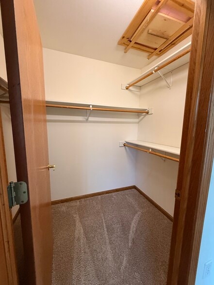 Building Photo - 3006 Selkirk Dr