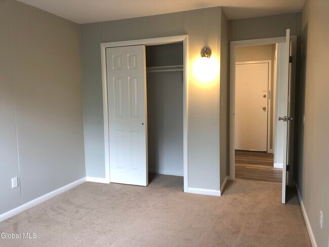 Building Photo - 21 Wells St