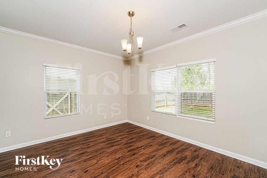 Building Photo - 5069 Bella Ct