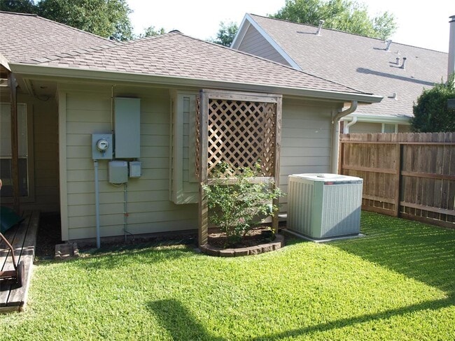 Building Photo - 4027 Avanti Dr