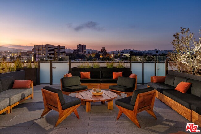 Building Photo - 10777 Wilshire Blvd