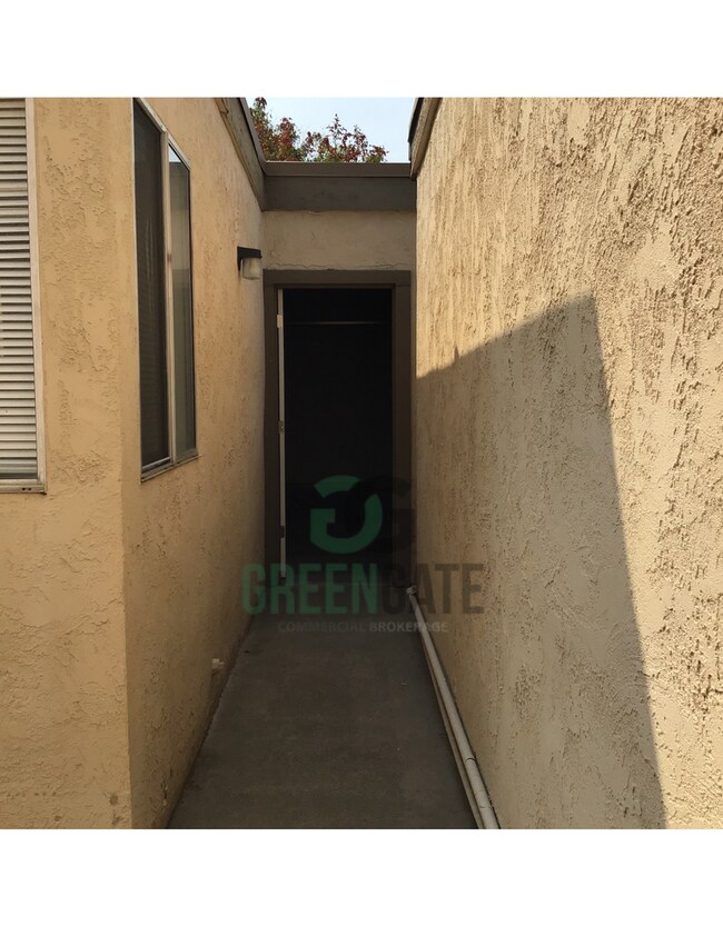 Building Photo - 941 Claremont Ct