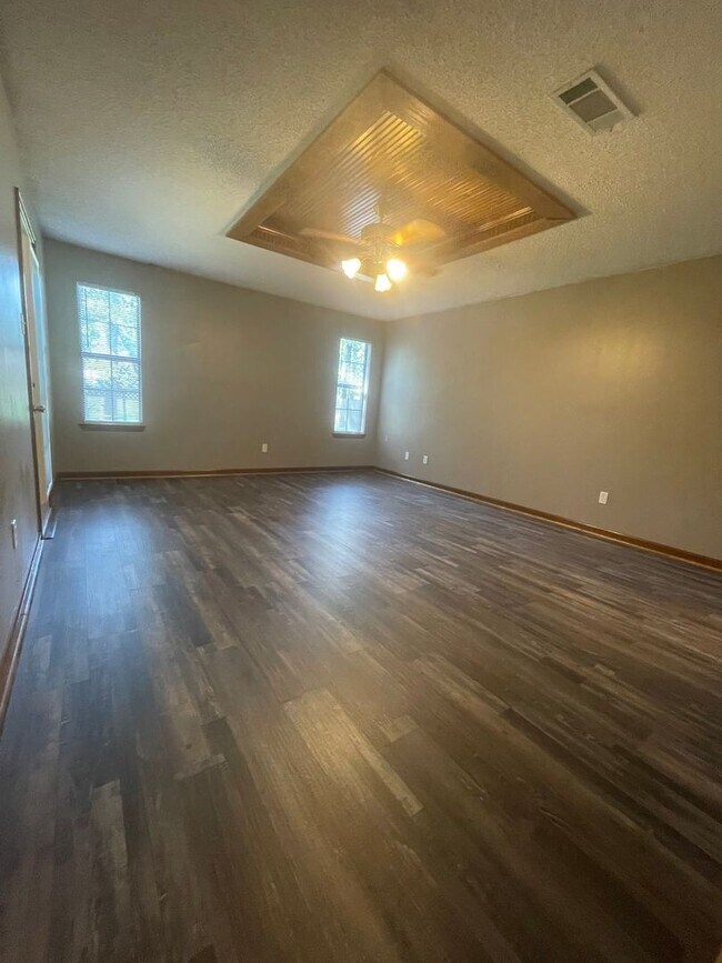 Building Photo - Sherwood Oasis