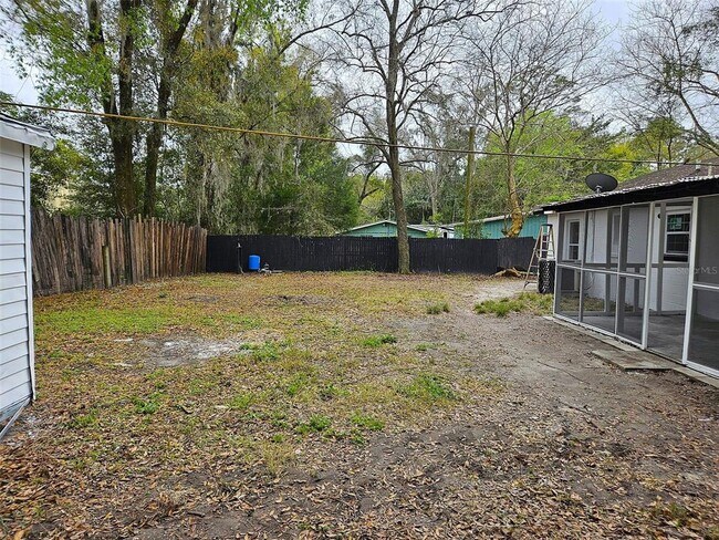 Building Photo - 4051 NW 19th Ave