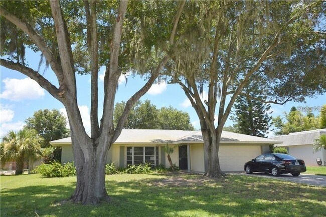 Building Photo - 3926 Calliandra Dr