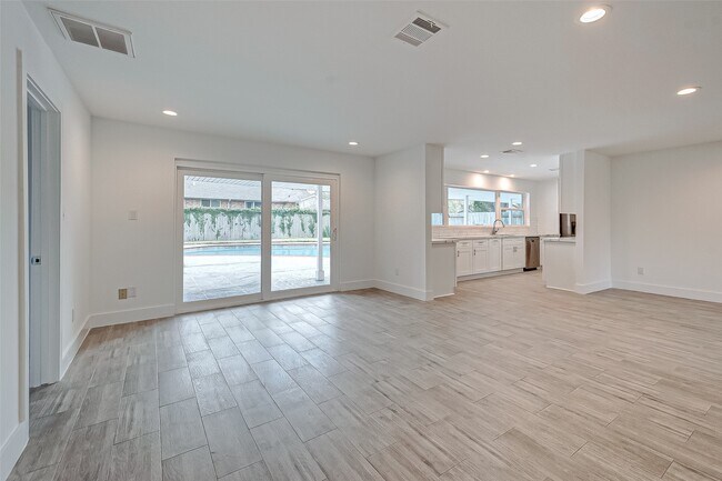 Building Photo - 5007 Cheena Dr