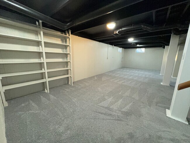 Building Photo - Stunning 2-Bed, 2-Bath Home with Oversized Garage!