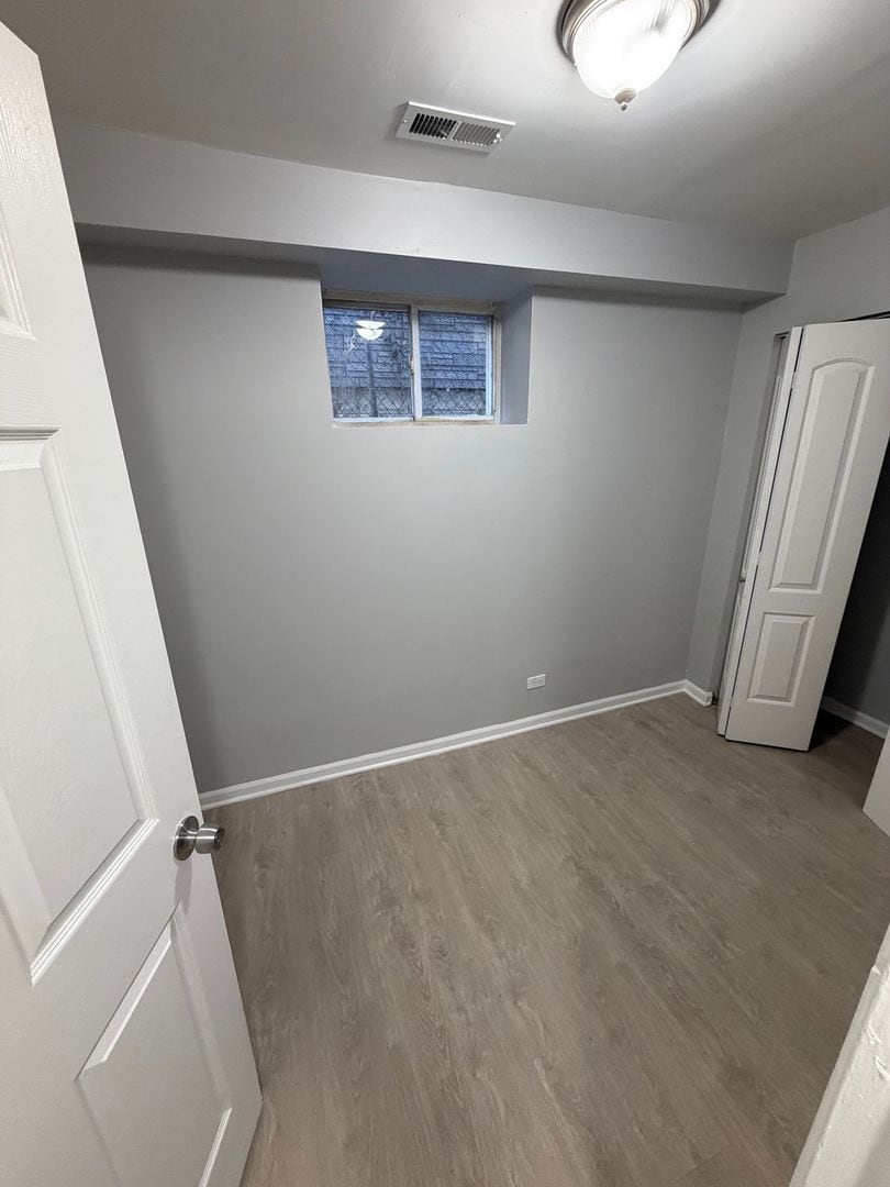 Building Photo - 7808 S Greenwood Ave