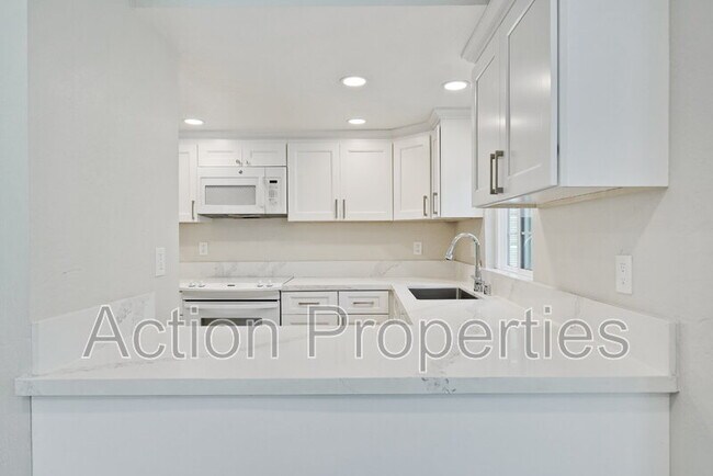 Building Photo - 2091 San Luis Ave