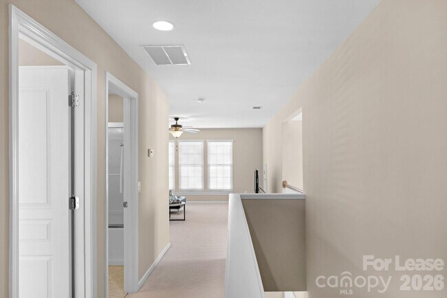 Building Photo - 2076 Belair Dr