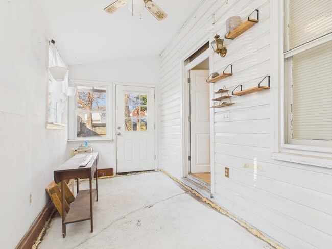 Building Photo - Single Family Home in Middletown