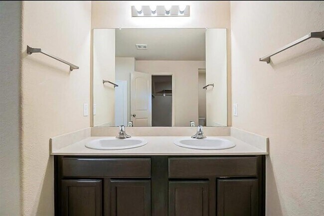 Building Photo - 9602 Paloma Creek Dr