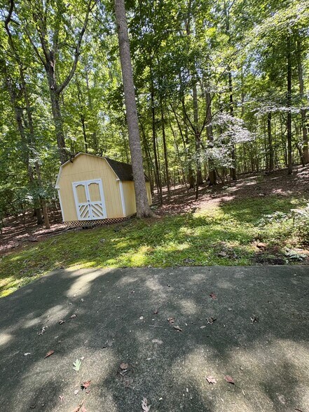 Building Photo - 4335 American Dr
