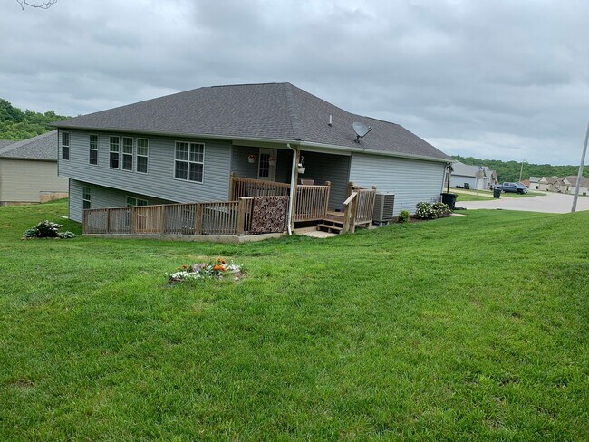 Building Photo - Beautiful Home with Plenty of Storage and Covered Back Porch