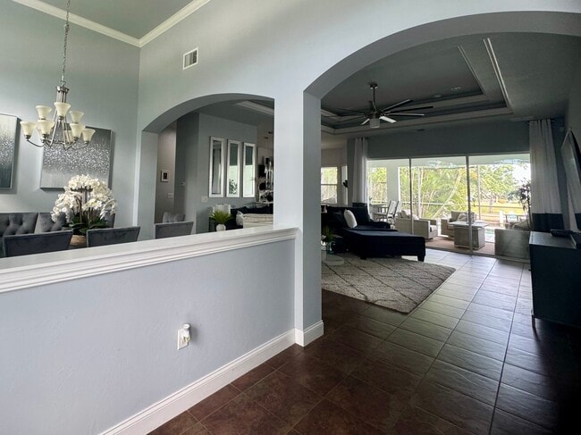 Building Photo - 1410 Vía Milanese