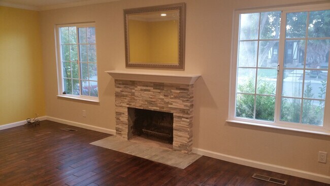 Building Photo - Spacious 4BD/2BA Single Family Home in Union City with Lots of Natural Light and Easy Freeway Access