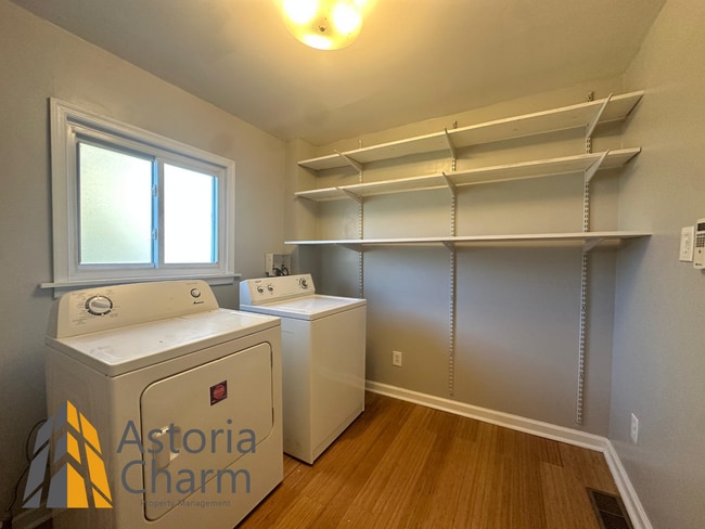 Building Photo - 3 Bedroom Home with Den, Patio/Deck Space, and Fresh Updates