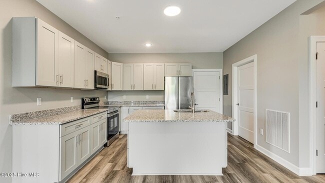 Building Photo - 2272 Dolphin Shores Dr SW