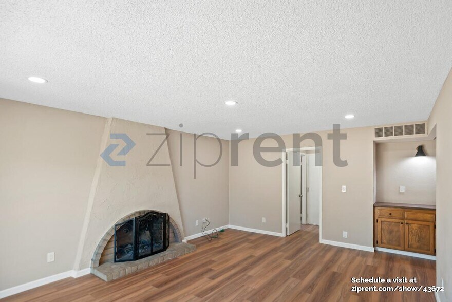 Building Photo - 123 Midwick Dr
