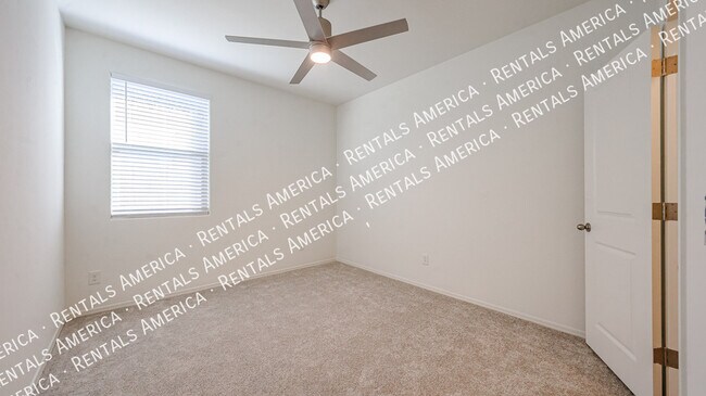 Building Photo - 17175 W Blue Sky Dr