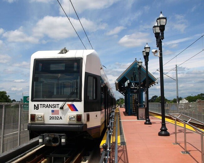 Building Photo - 118 Newman Ave