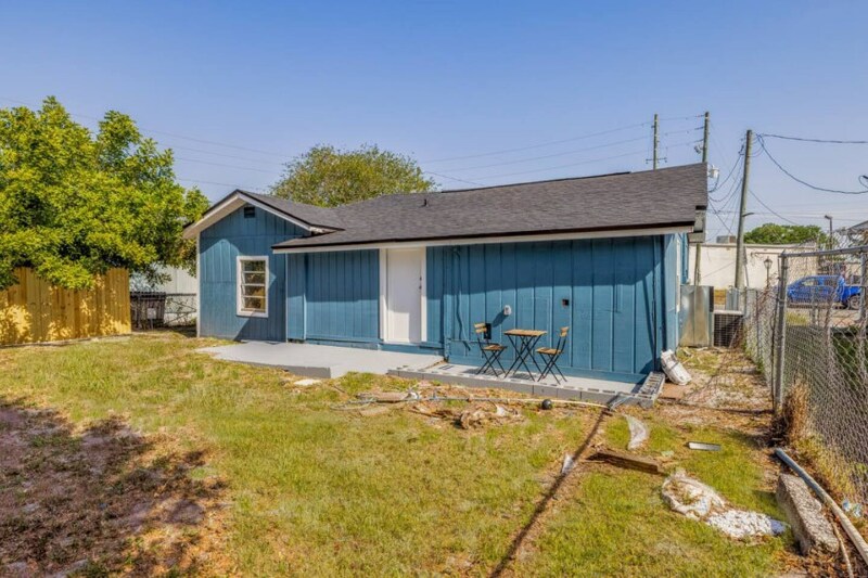 Building Photo - 7508 Carolyn Ave