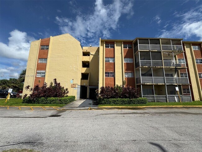 Building Photo - 3710 NW 21st St