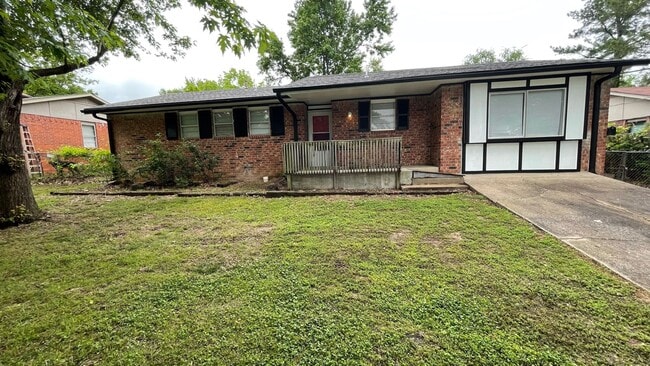 Building Photo - inviting & comfortable3 Bed 1 Bath House