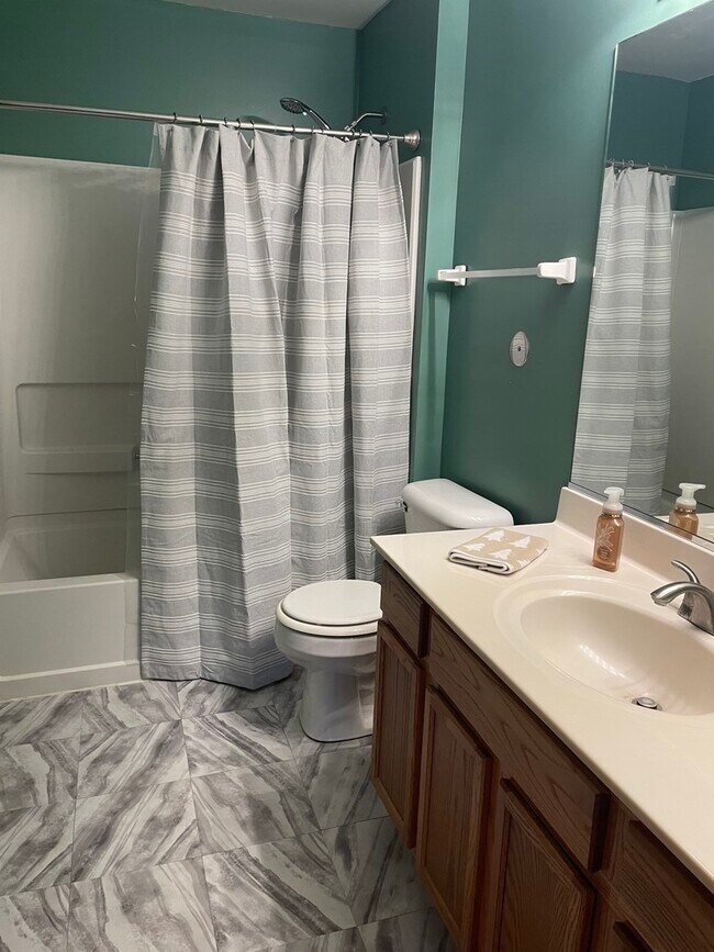 Building Photo - 801 Silverstone Dr