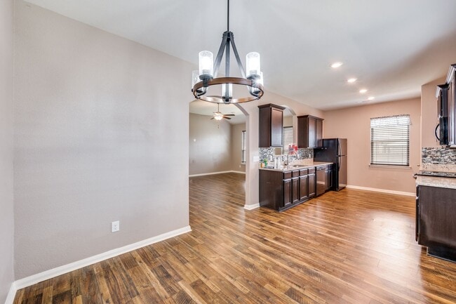 Building Photo - 3015 Watercrest Dr