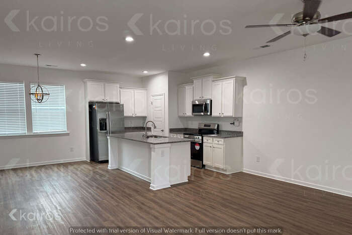 Building Photo - 303 Silver Maple Ln