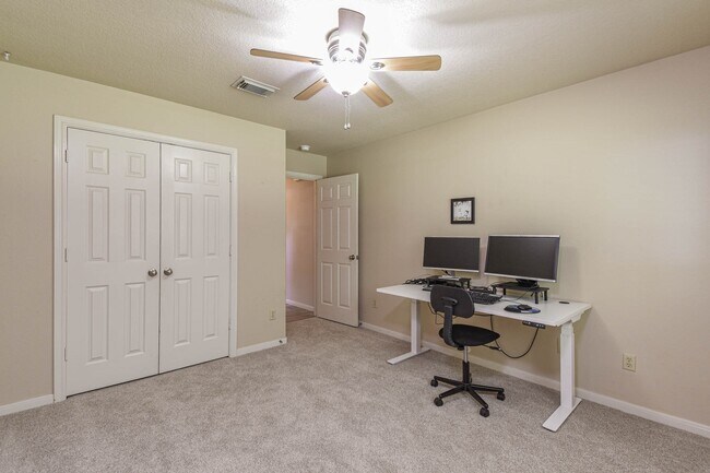 Building Photo - 203 Summer Pine Ct