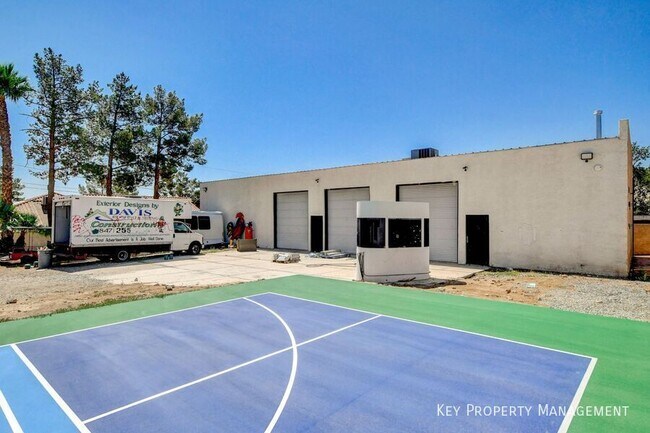 Building Photo - 3962 Euclid St