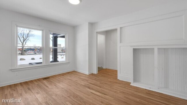 Building Photo - 3 br, 1.5 bath Townhome - 2111 Field H Unit H