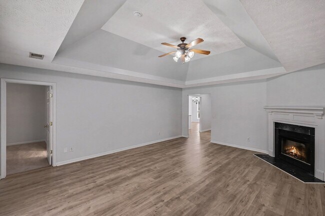 Building Photo - 1360 Harrington Dr