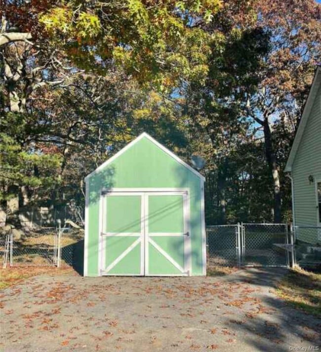 Building Photo - 79 Church Dr