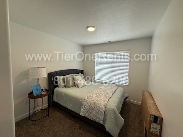 Building Photo - NO DEPOSIT option available for qualified ...