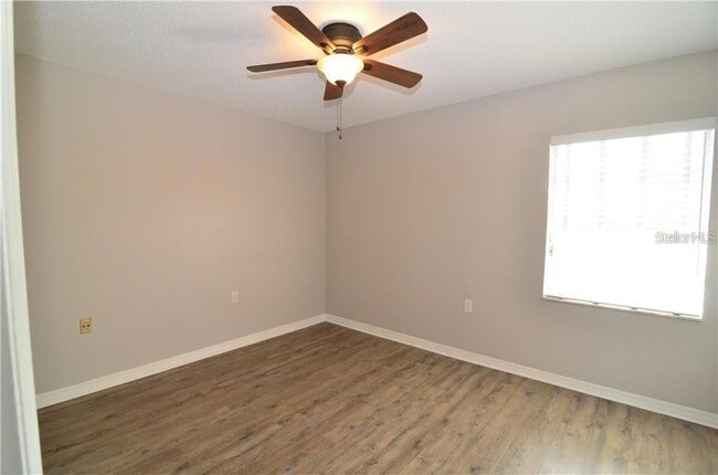 Building Photo - 106 S Primrose Dr