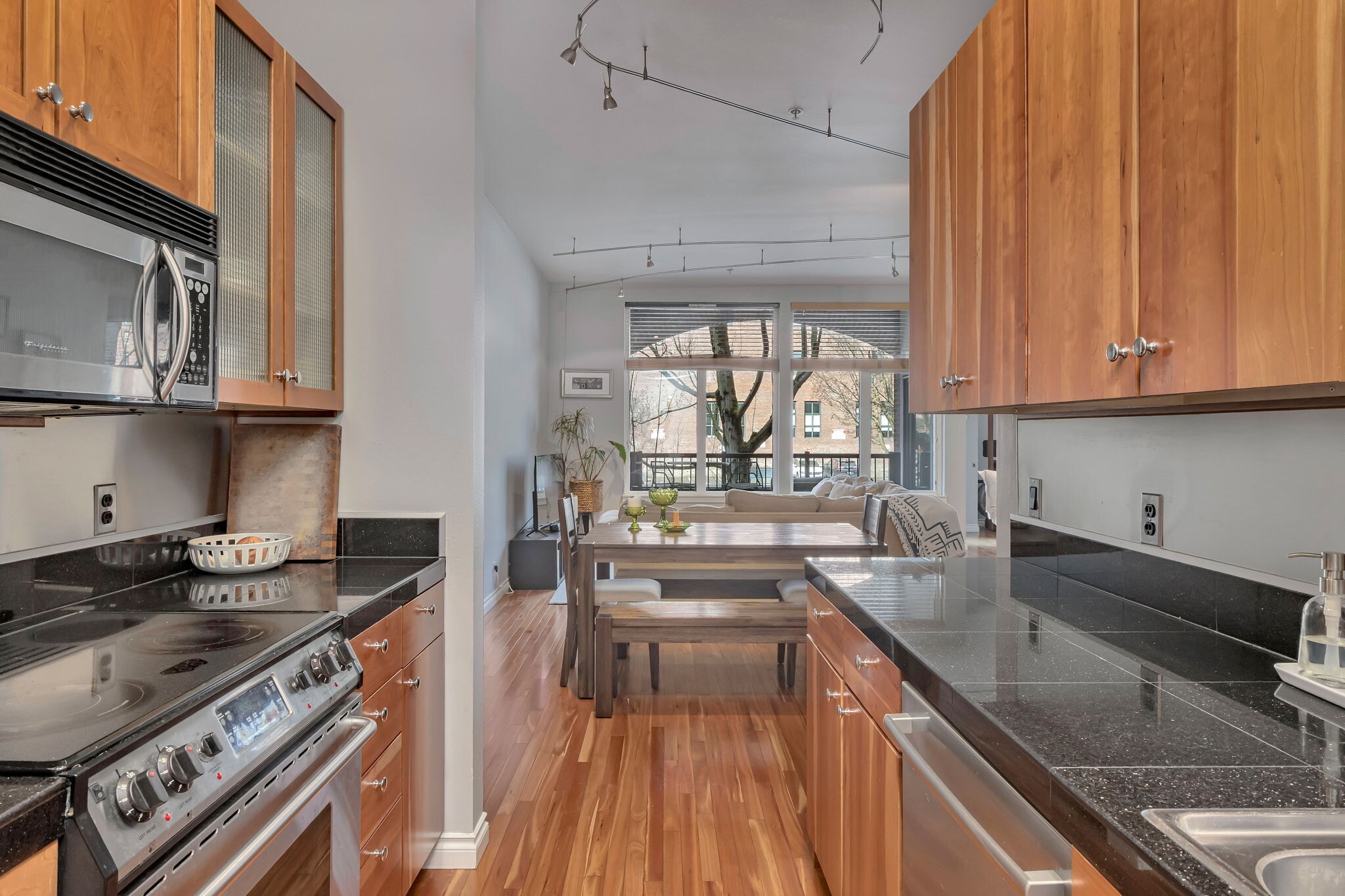 Building Photo - 618 NW 12th Ave